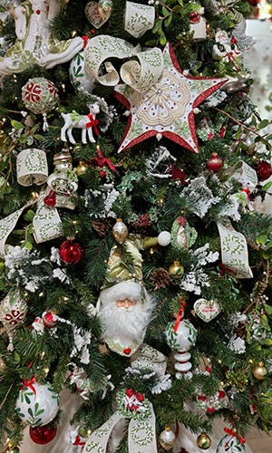Mistletoe Kisses Image